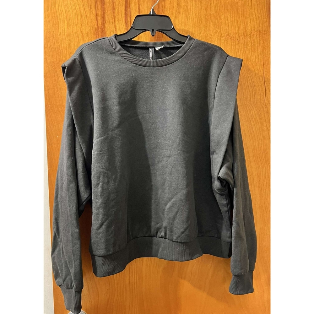 H&M Modern Sweatshirt